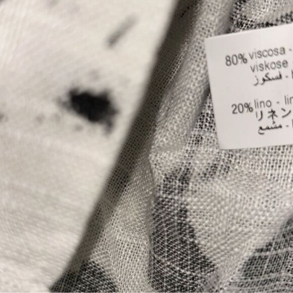 Zara Printed Men's Black & White Button Down
Shirt(Size XL) - Picture 5 of 6